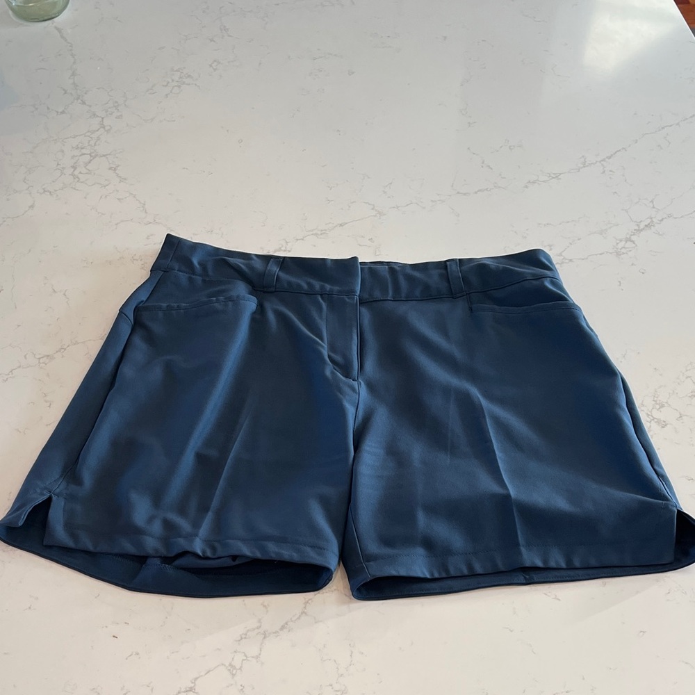 Adidas women’s golf short 10